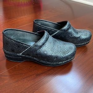 Dansko clogs size 39